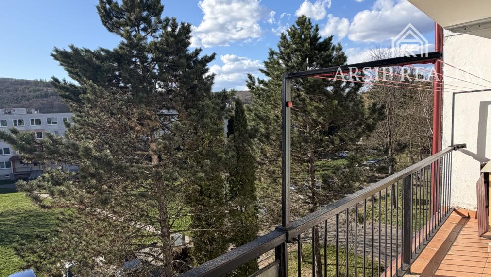 Na predaj: priestranný a útulný 3-izbový byt v Snine – Študentská ulica