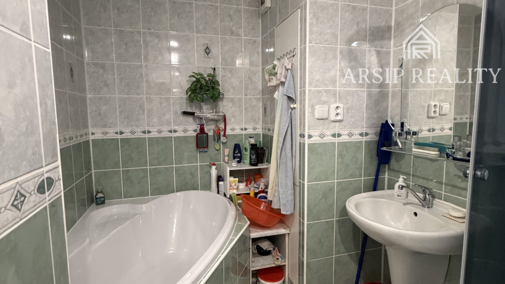 Na predaj: priestranný a útulný 3-izbový byt v Snine – Študentská ulica