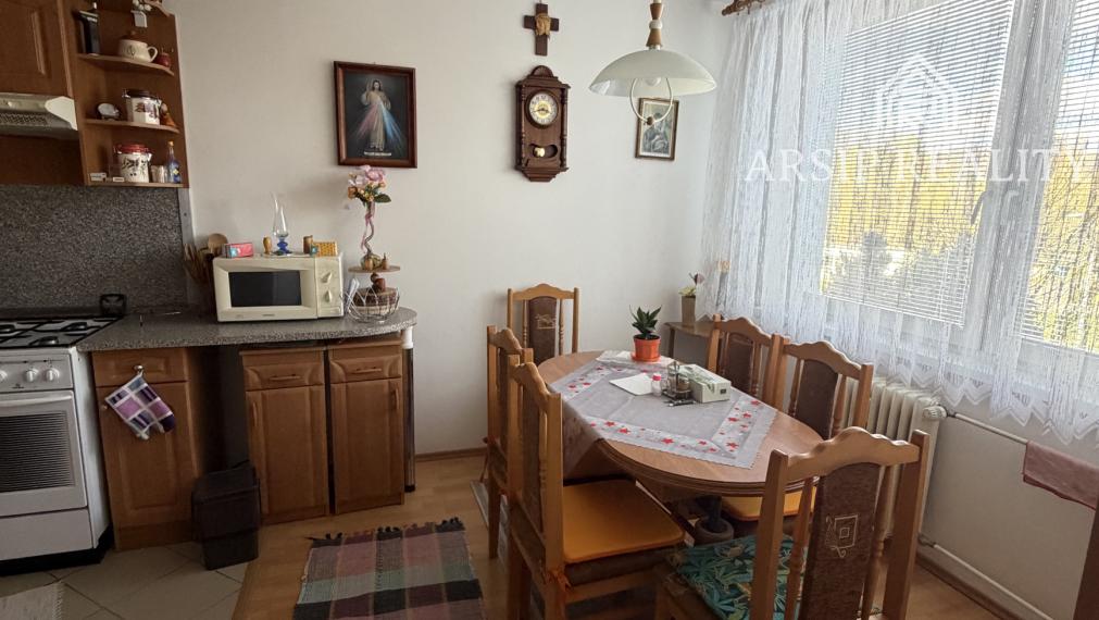 Na predaj: priestranný a útulný 3-izbový byt v Snine – Študentská ulica