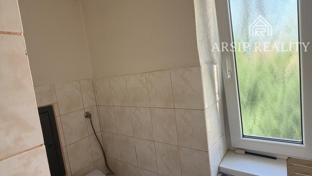 Na predaj útulný 2-izbový byt s balkónom v Snine – ul. Čs. armády