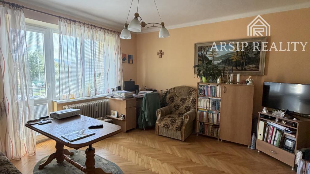 Na predaj útulný 2-izbový byt s balkónom v Snine – ul. Čs. armády