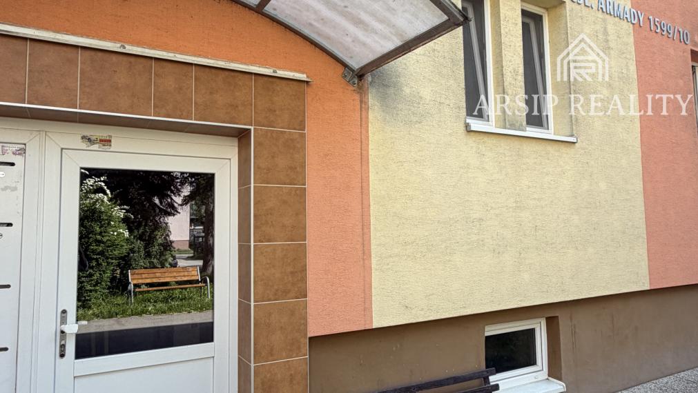 Na predaj útulný 2-izbový byt s balkónom v Snine – ul. Čs. armády