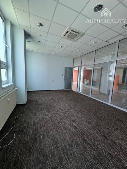 ARSIP REALITY Vám ponúka na prenájom lukratívny priestor pre podnikateľskú a administratívnu činnosť