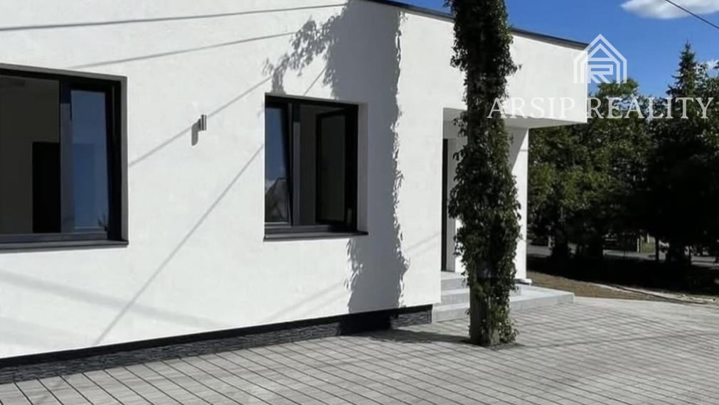 ARSIP REALITY ponúka na predaj vo vyhľadávanej lokalite Trnava pri Laborci novostavbu 4-izbového rodinného domu