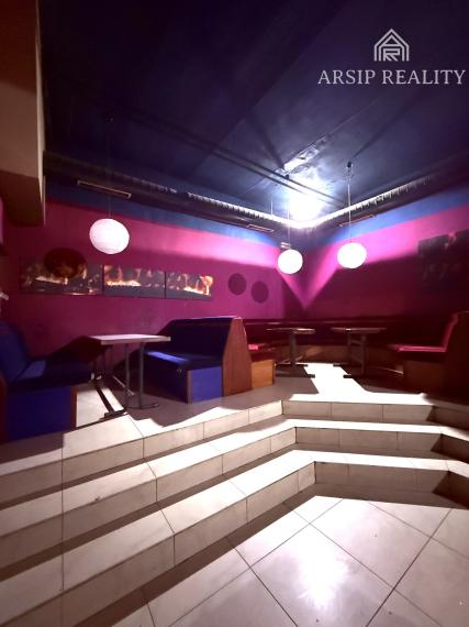 Na prenájom: Obchodný priestor 500 m² v centre Humenného   Ideálne pre bar, klub, sklad alebo iné podnikanie