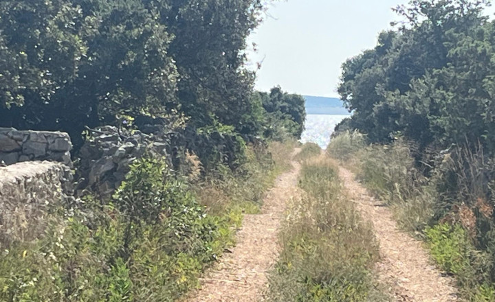 Ponúkame na predaj dom v obľúbenej lokalite Mandre na ostrove Pag - fotografia 2
