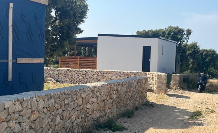 Ponúkame na predaj dom v obľúbenej lokalite Mandre na ostrove Pag - fotografia 1