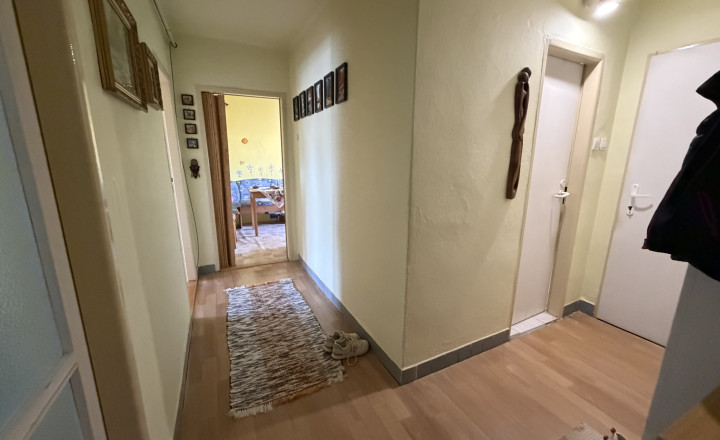 Na predaj útulný 2-izbový byt s balkónom v Snine – ul. Čs. armády