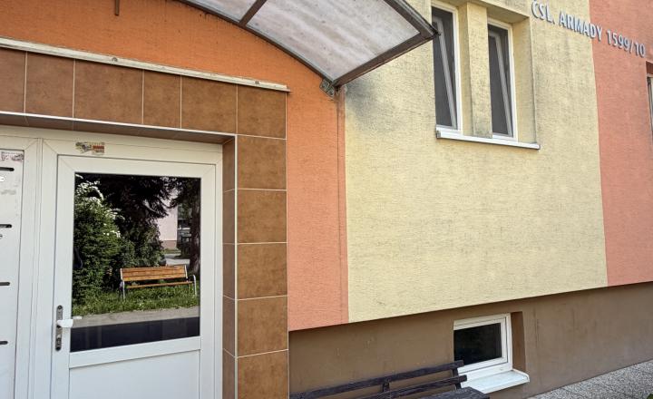Na predaj útulný 2-izbový byt s balkónom v Snine – ul. Čs. armády - fotografia 16